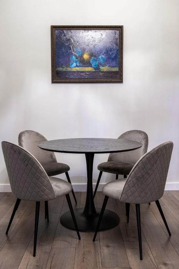 3 Room Apartments , Rohatyntsyv Street 리비프 외부 사진