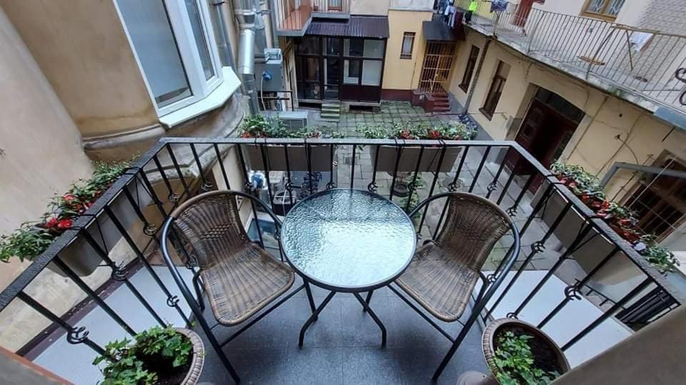 3 Room Apartments , Rohatyntsyv Street 리비프 외부 사진